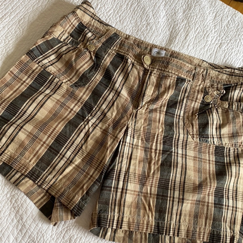 Plaid shorts JMS quality for the low price like new run small 22w like 20w